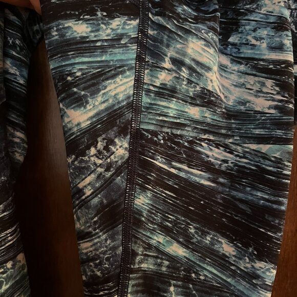 Lululemon Leggings Size 4 - Picture 2 of 2